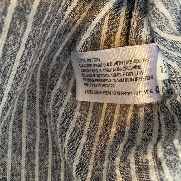 Universal Thread Women’s Half Button Down Shirt Top Blue White Stripes Large L - Picture 3 of 3